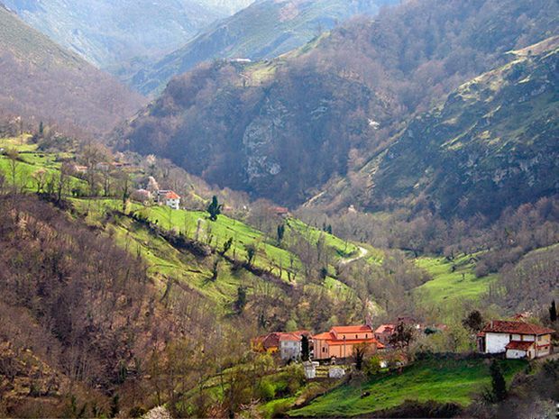 Entorno alojamiento casa rural La Carrozal Asturias Teverga