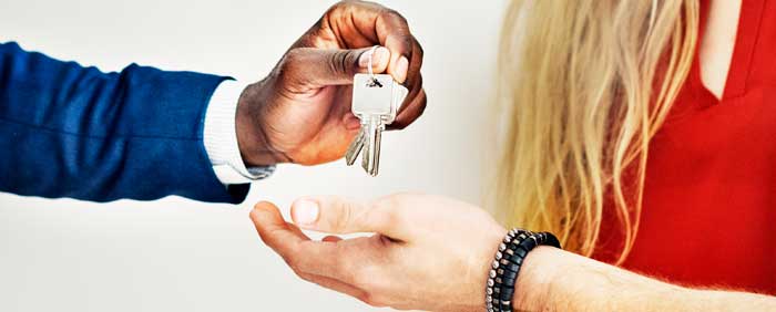 entrega llaves casas pisos turísticos airbnb