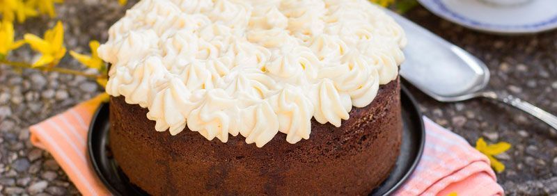 Tarta con bizcocho de cerveza negra
