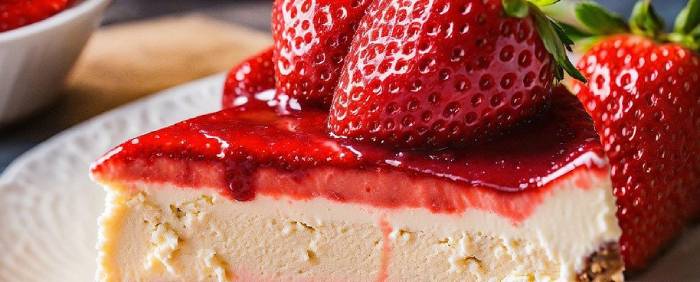Tarta Mousse de Fresas y Yogur con Thermomix —