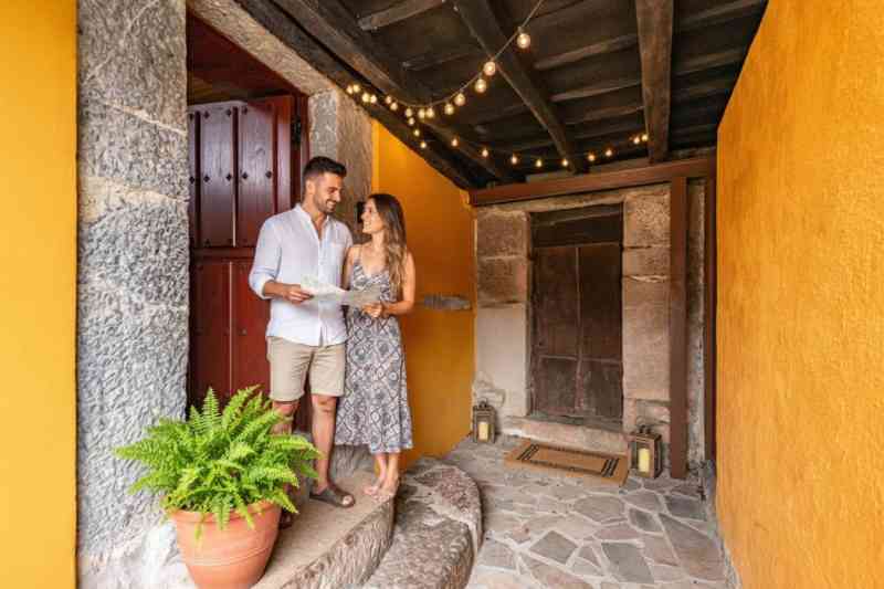 casa-parejas-senda-oso-chimenea