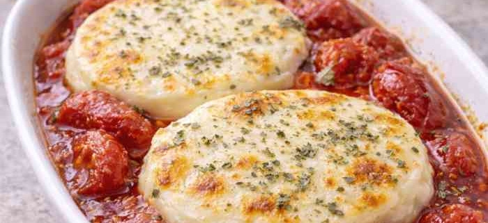 Tomate confitado con queso provolone fundido preparado en Thermomix